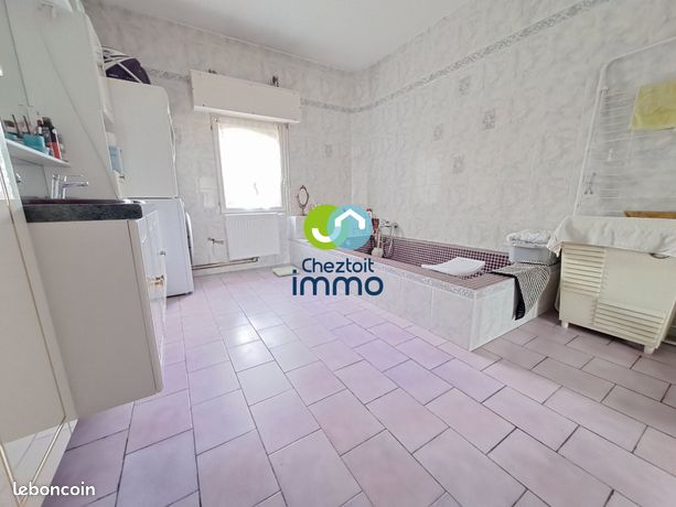 https://img.leboncoin.fr/api/v1/lbcpb1/images/eb/6d/84/eb6d84d4825df8a6a3446d03b833e3abdc0b79d4.jpg?rule=ad-image