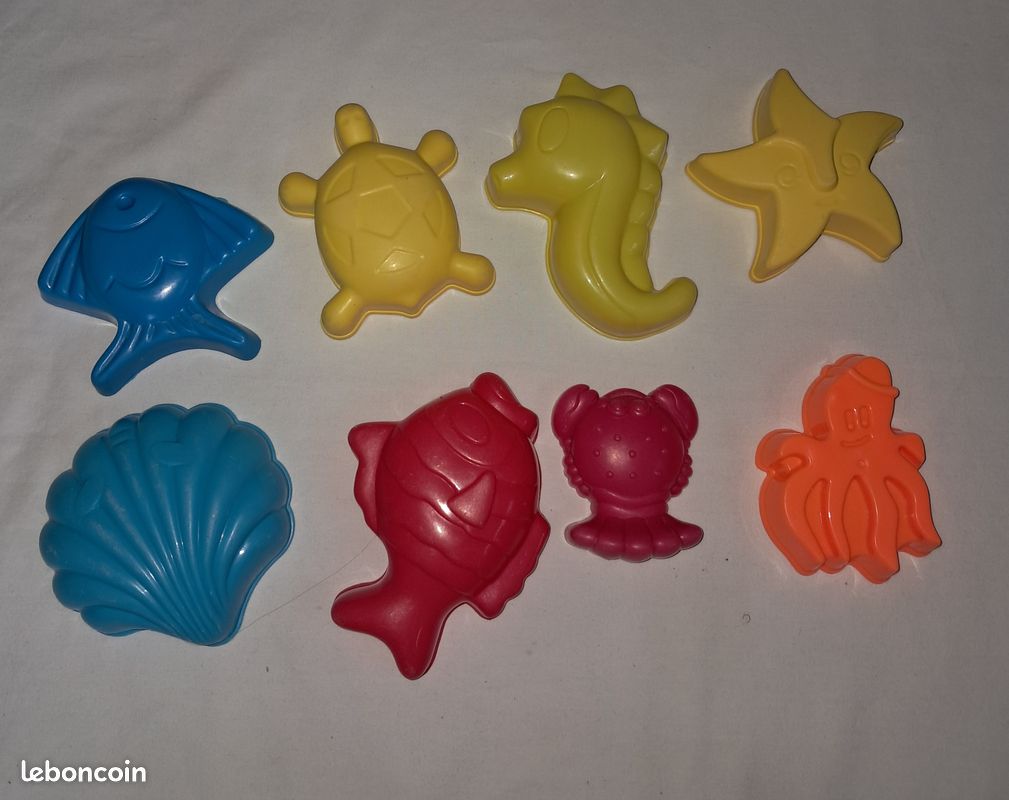 Jeu De Plage Vintage - Tamis, Pelle Et Moules En Tôle Laquée - Déco Rétro