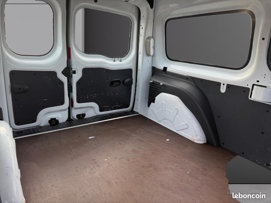 Renault Kangoo Express GRAND VOLUME BLUE DCI 95 CONFORT 1ere main tva recuperable entretien conce... (image 17)