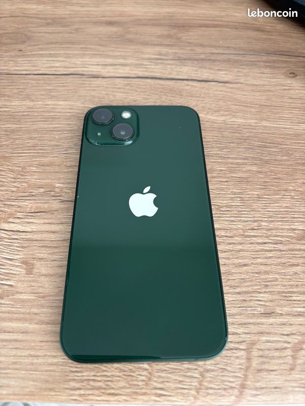 IPhone 13 vert très bon état (image 4)