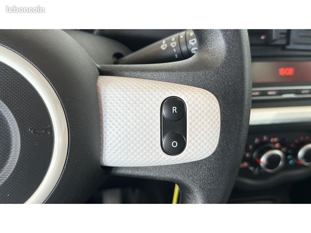 RENAULT TWINGO 1.0 Sce 65 ch - FAIBLE KILOMETRAGE - BLUETOOTH (image 19)