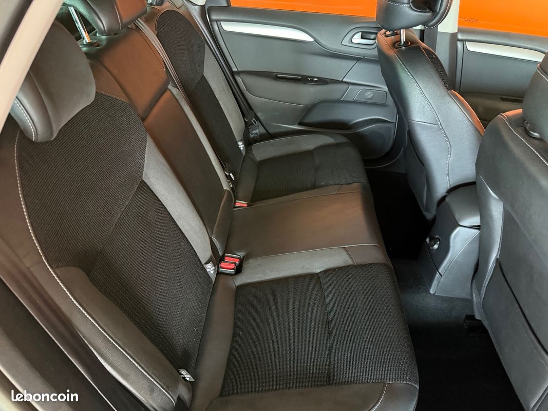 CITROEN C4 C4 e-HDi 115 Attraction (image 8)