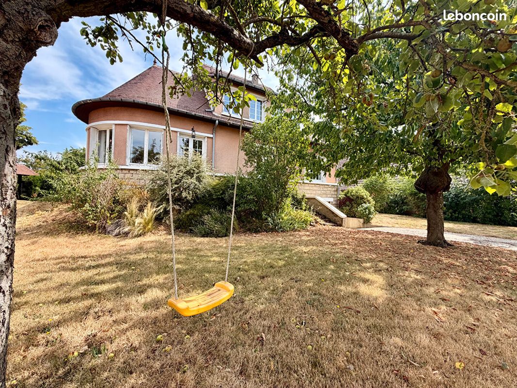 Maison 6 pièces 144 m² · à Illiers-l'Évêque · 144 m² · 259 000 €