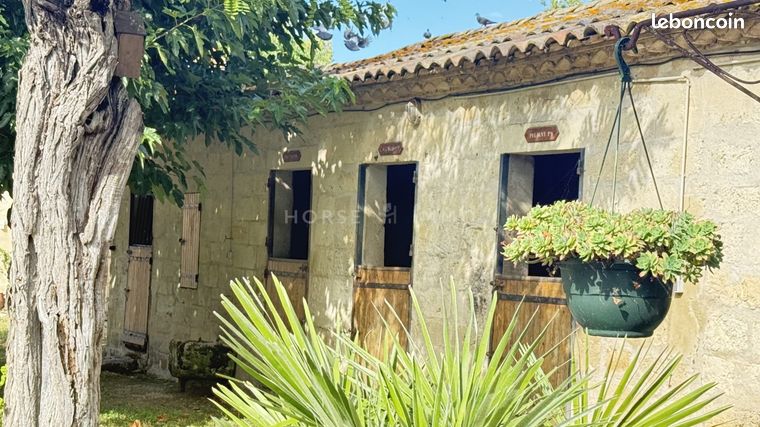 Propriété 6 pièces 148 m² — 2