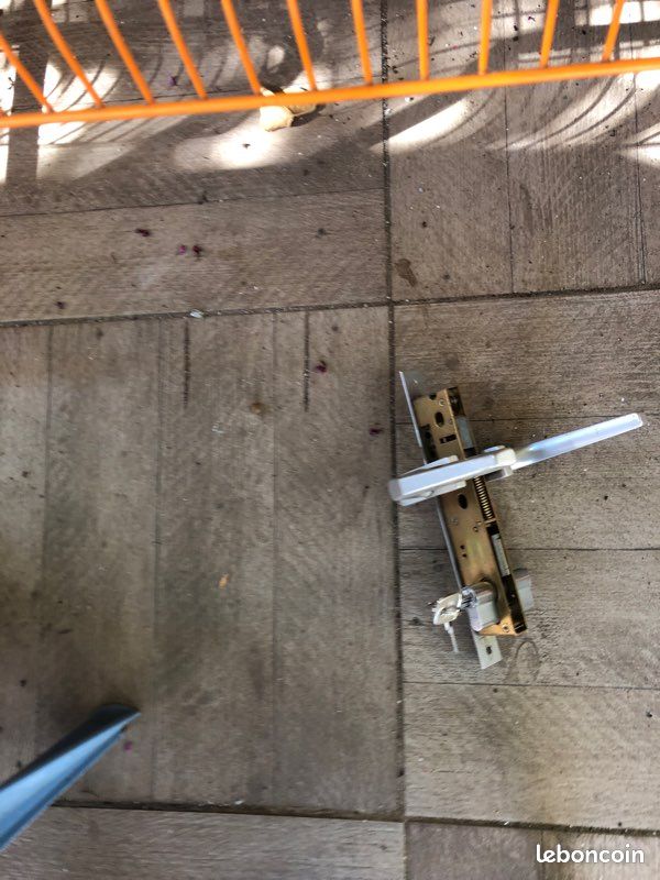 Serrure porte alu (image 1)