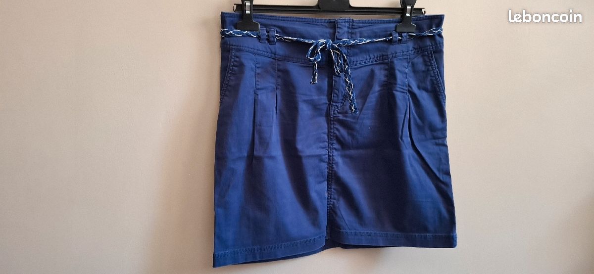 Jupe Camaïeu bleu roi
Taille 40 (image 1)