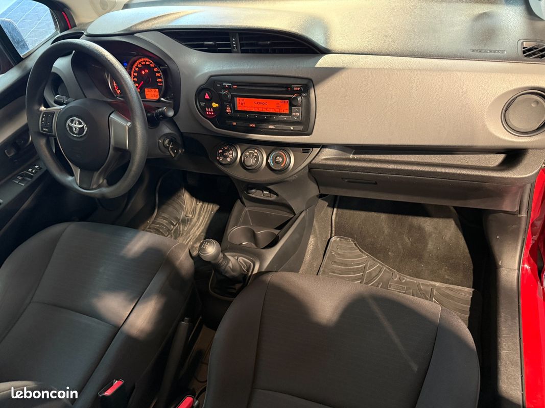TOYOTA YARIS LCA2 69cH ACTIVE / 2EME MAIN / SUIVI COMPLET / COMMANDES AU VOLANT / CLIM (image 24)