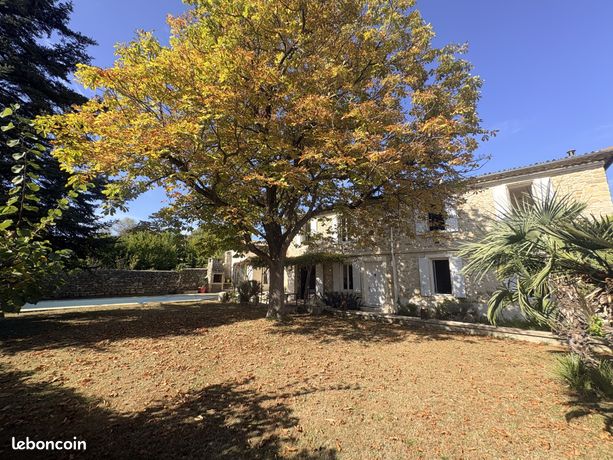 Maison 8 pièces 320 m²
