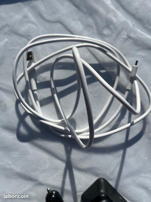 Ensemble téléphone , chargeur fil bluteout (image 3)