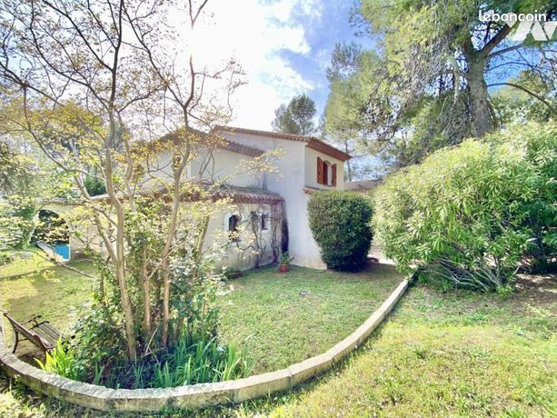 Maison 5 pièces 228 m²