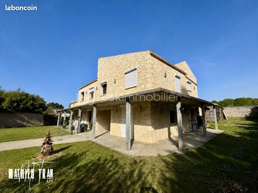 Maison 6 pièces 250 m² · à La Roche-Chalais · 250 m² · 149 990 €