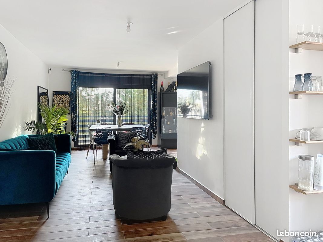 Appartement 5 pièces 106 m² · à Montreuil · 106 m² · 2 400 €/mois