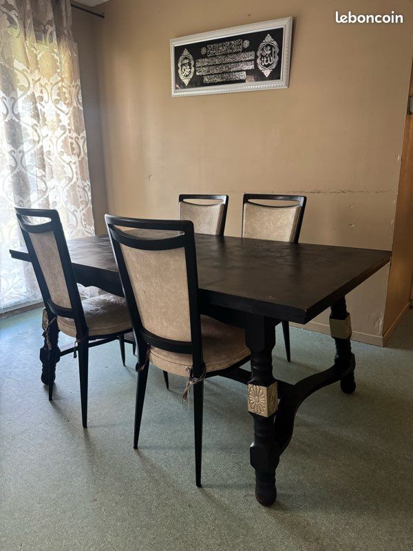 Table à manger avec 4 chaise (image 2)