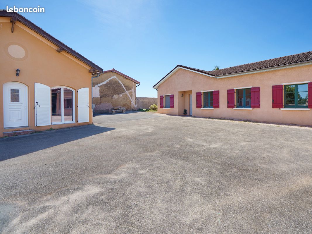 Maison 4 pièces 112 m² · à Saint-Didier-sur-Chalaronne · 112 m² · 330 000 €