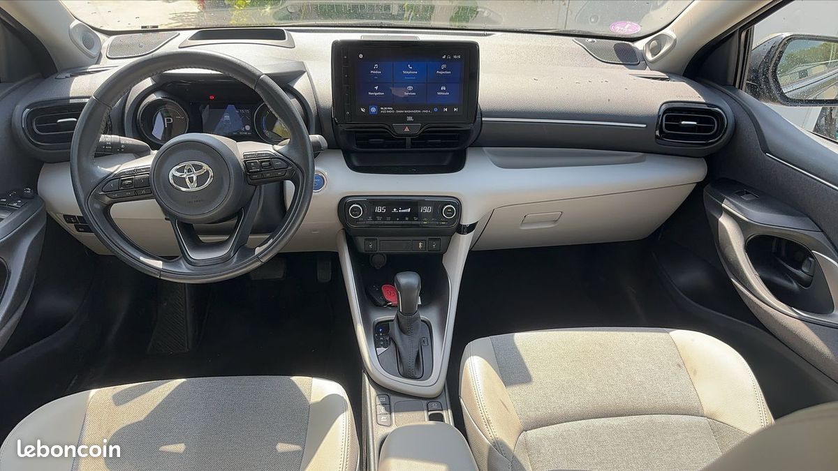 Toyota Yaris IV 1.5 VVTi 116 Hybrid E-CVT Iconic (image 11)