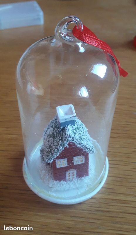Décoration Noël sous cloche (image 1)