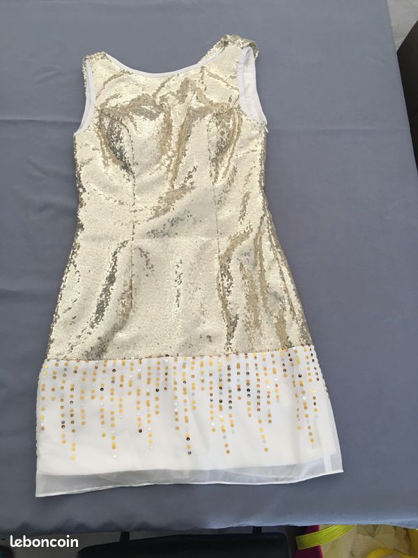 Robe à paillettes dore et blanche (image 2)