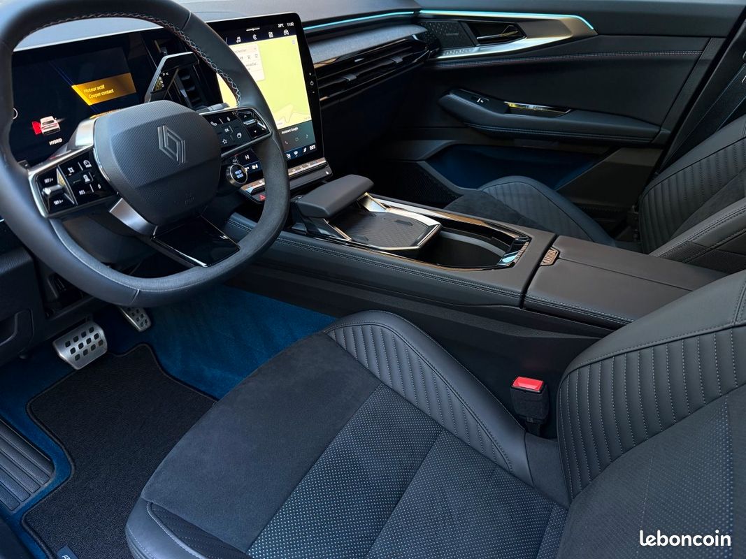 Renault RAFALE 1.2 E-TECH HYPER HYBRID 300 ESPRIT ALPINE 4X4 (image 5)