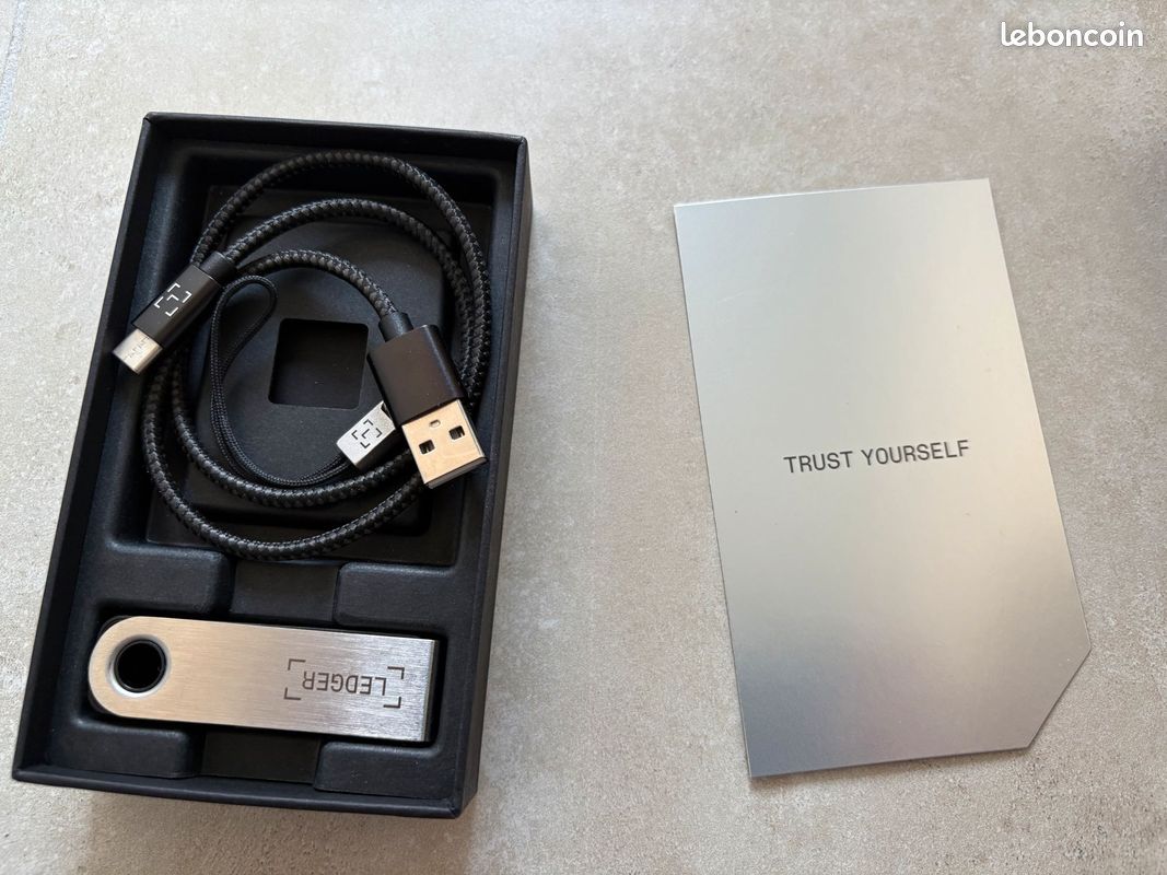 🔐 Ledger Nano S Plus noire – Portefeuille crypto – Très bon état -  Accessoires informatique