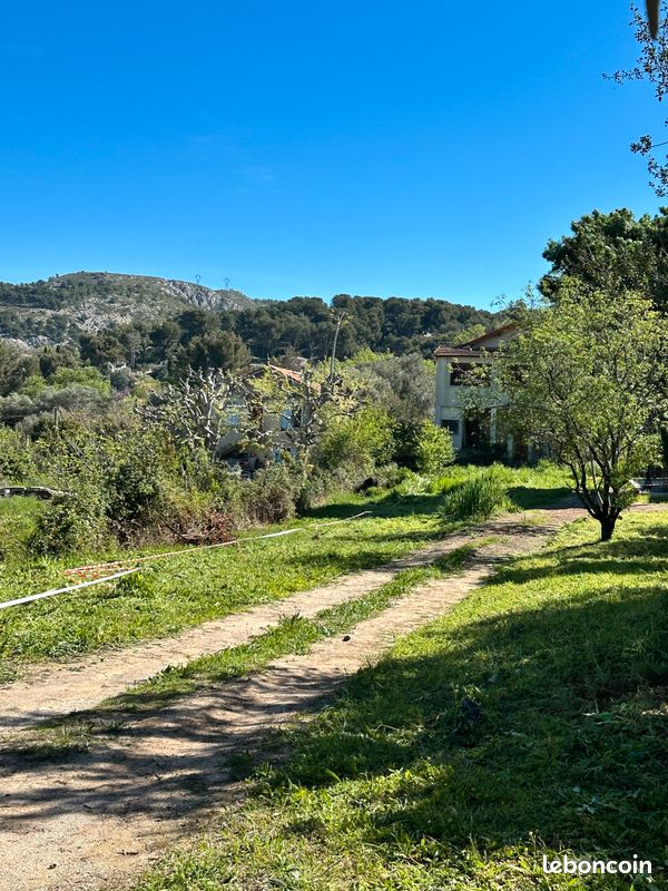 Terrain à vendre à Allauch