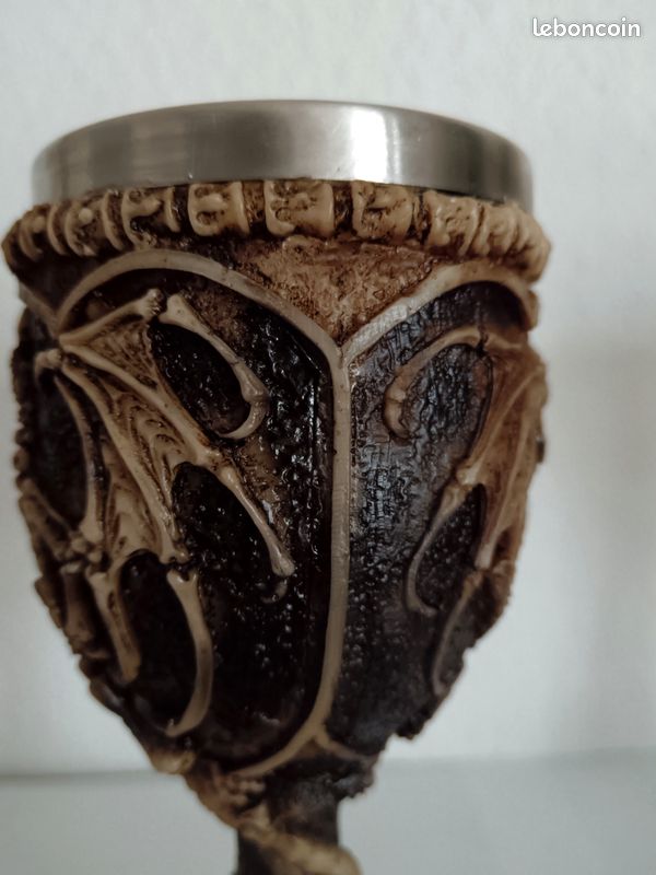 Deux Calices / Gobelets / Coupe à pied motifs dragon (image 5)