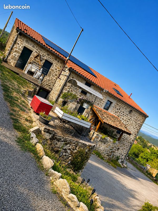 Maison 7 pièces 152 m² · à Saint-Julien-Molin-Molette · 152 m² · 336 000 €