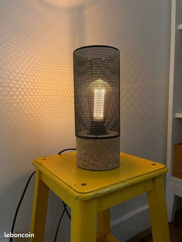 Lampe de bureau design (image 1)