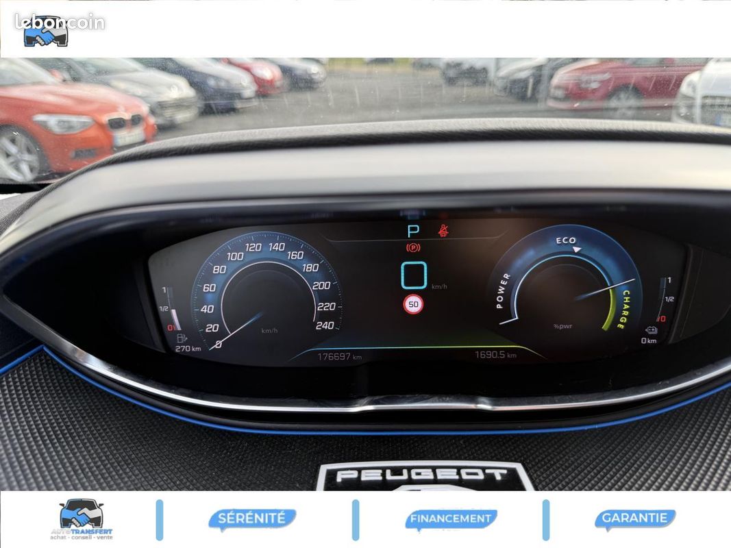 PEUGEOT 3008 Hybrid - 225 cv - BV e-EAT8 Roadtrip PHASE 2 (image 12)