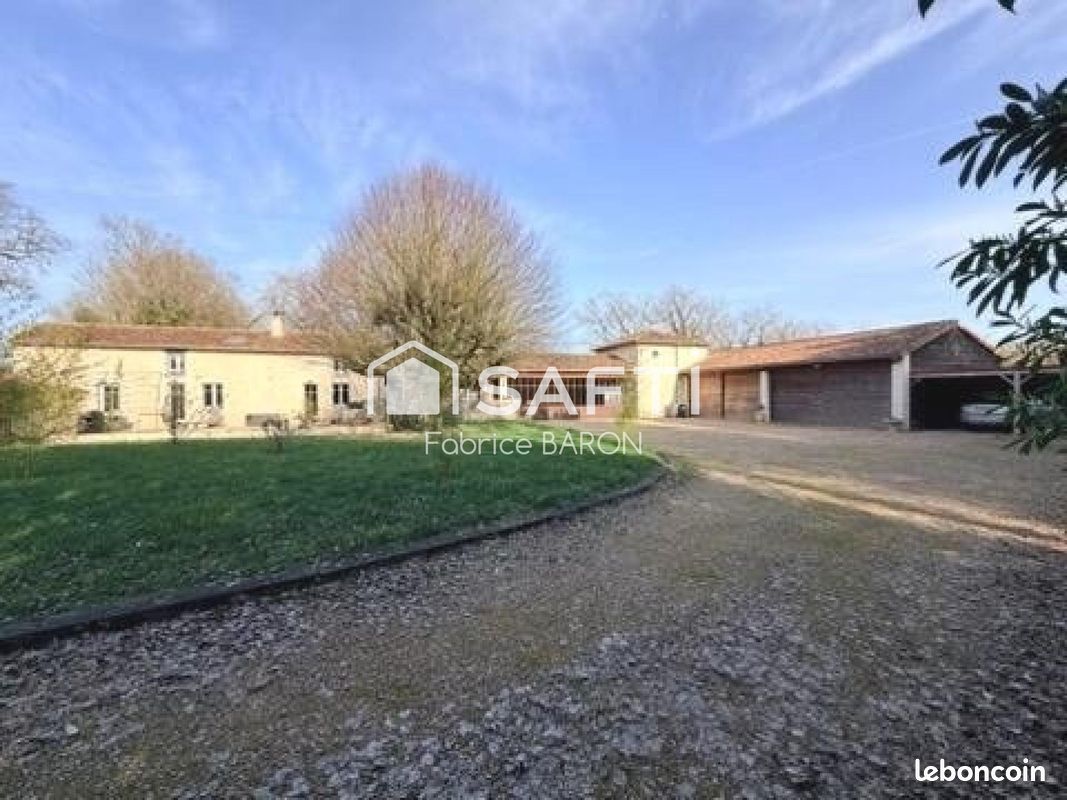 Maison 9 pièces 237 m² · à Mignaloux-Beauvoir · 237 m² · 690 000 €