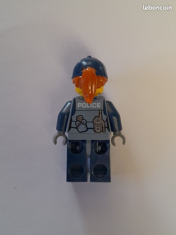 Figurine LEGO City policiere (image 2)