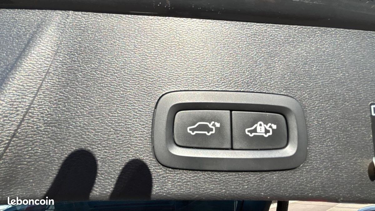 Volvo XC40 BUSINESS T2 129 ch Geartronic 8 Momentum (image 27)