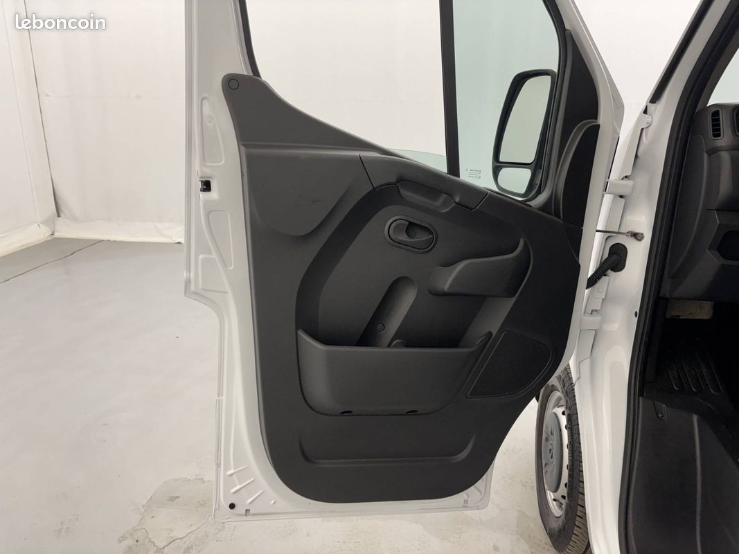 Renault trafic fgn l1h1 2800 kg blue dci 110 essentiel (image 11)