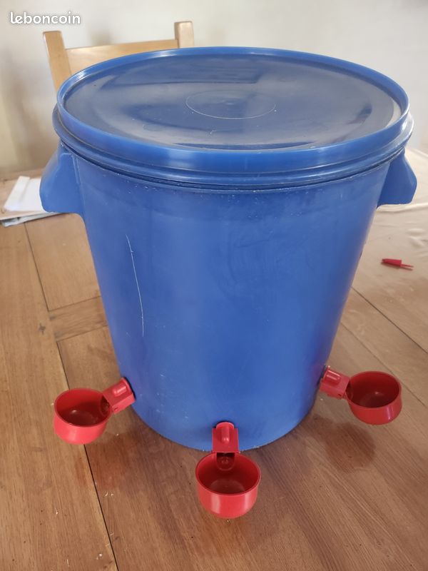Abreuvoir collectif à poules 25 litres (image 2)