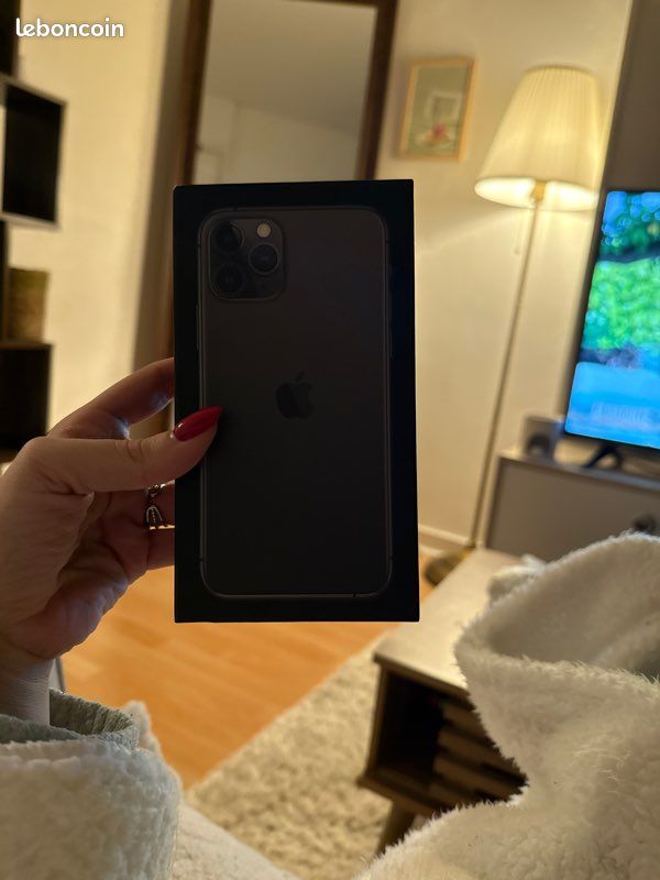 Boite iphone 11 pro (image 1)