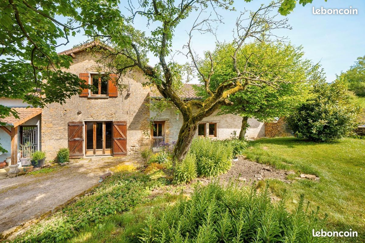 Maison 6 pièces 211 m² · à Mazille · 211 m² · 367 000 €