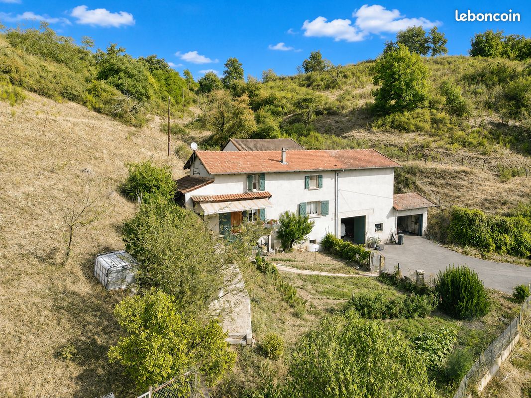 Maison 5 pièces 114 m² · à Savigny · 114 m² · 330 000 €
