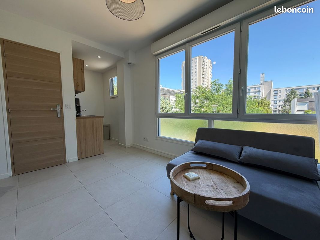 Appartement 1 pièce 18 m² · à Cergy · 18 m² · 700 €