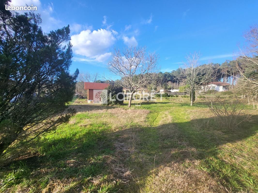 Terrain 1400 m² · à Lévignacq · 139 000 €