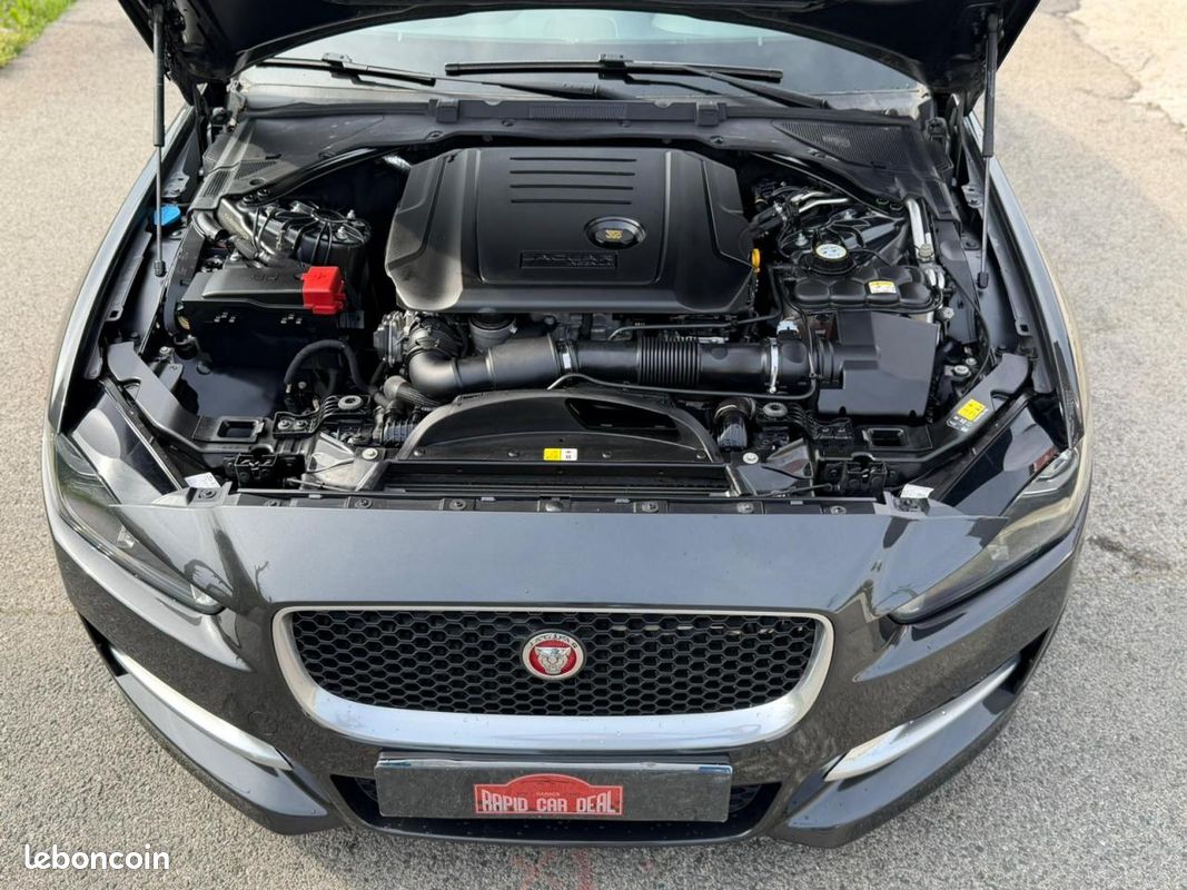 JAGUAR XE 2.0 D - 180 - BVA - AWD BERLINE R-Sport PHASE 1 (image 30)