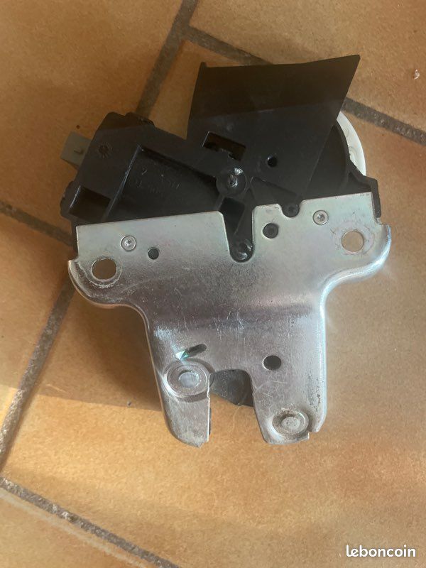Audi A8 S8 D3 4E Serrure de loquet coffre 4F5827505D (image 2)
