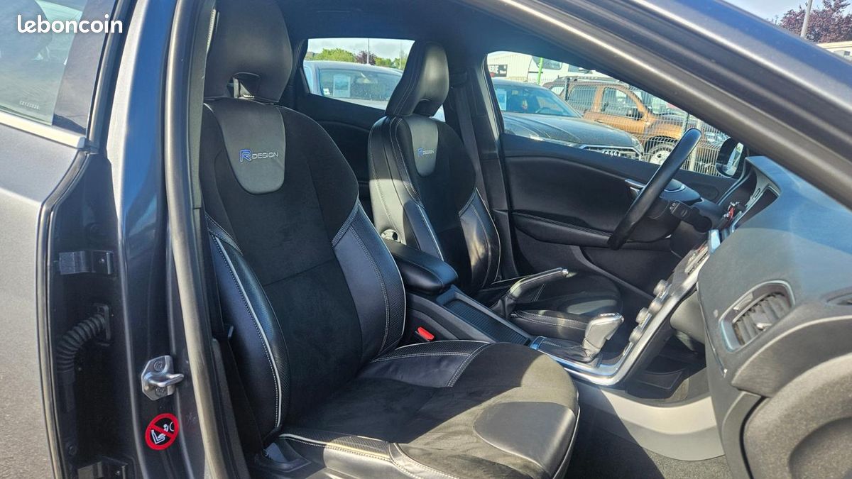 Volvo V40 D2 115 R-Design Powershift A (image 13)