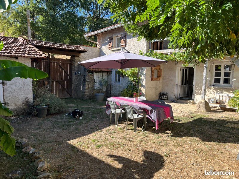 Maison 6 pièces 154 m² · à Jas · 154 m² · 250 000 €
