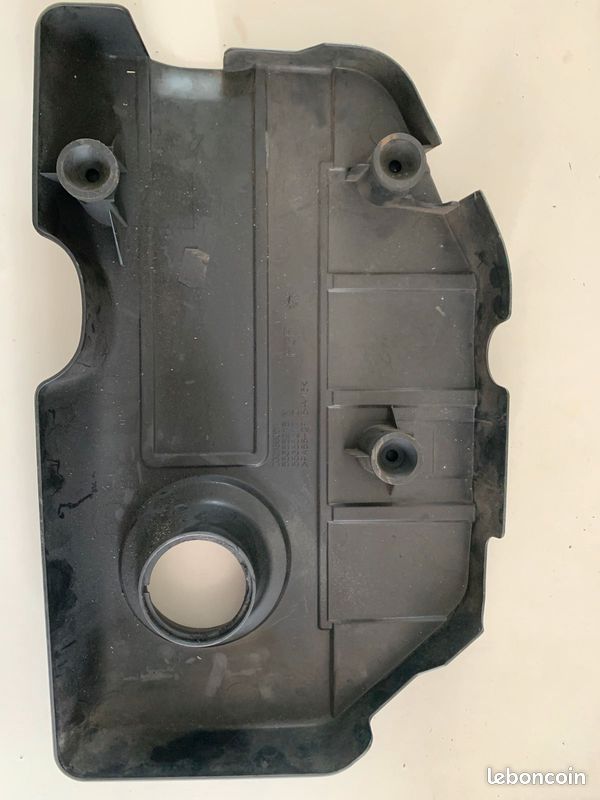 Cache moteur (image 2)