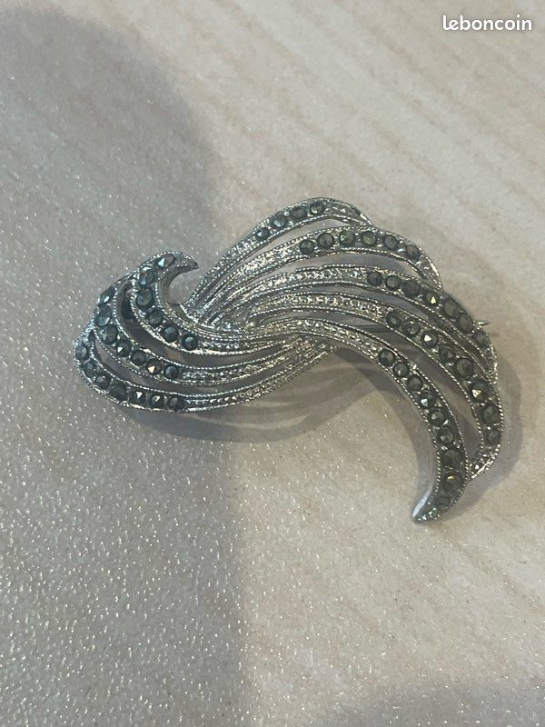Broche Ancienne En Argent 800 - Style Romain Du XIXe Siècle - Bijou Vintage Argenté