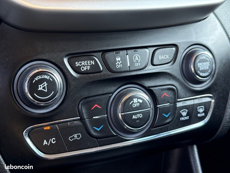 Jeep CHEROKEE 2.0 MULTIJET 140CH LONGITUDE / 2018 / CUIR / GPS / GARANTIE (image 28)