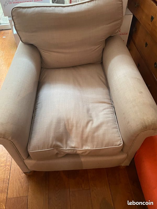 Lot de deux fauteuils club en tissu (image 1)
