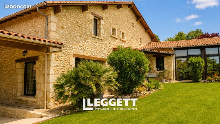 Maison 10 pièces 300 m²