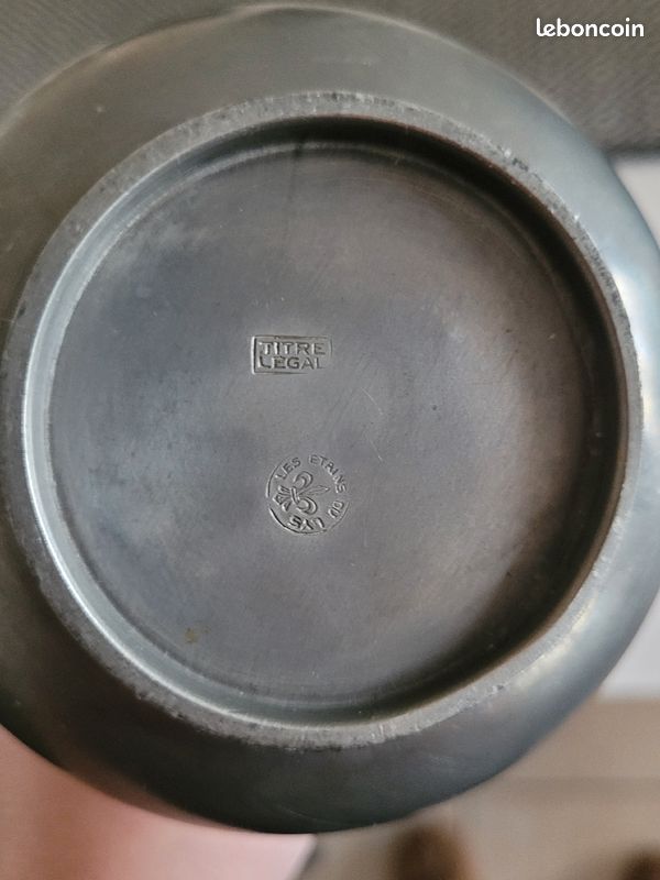Vase / verseur en étain (image 7)