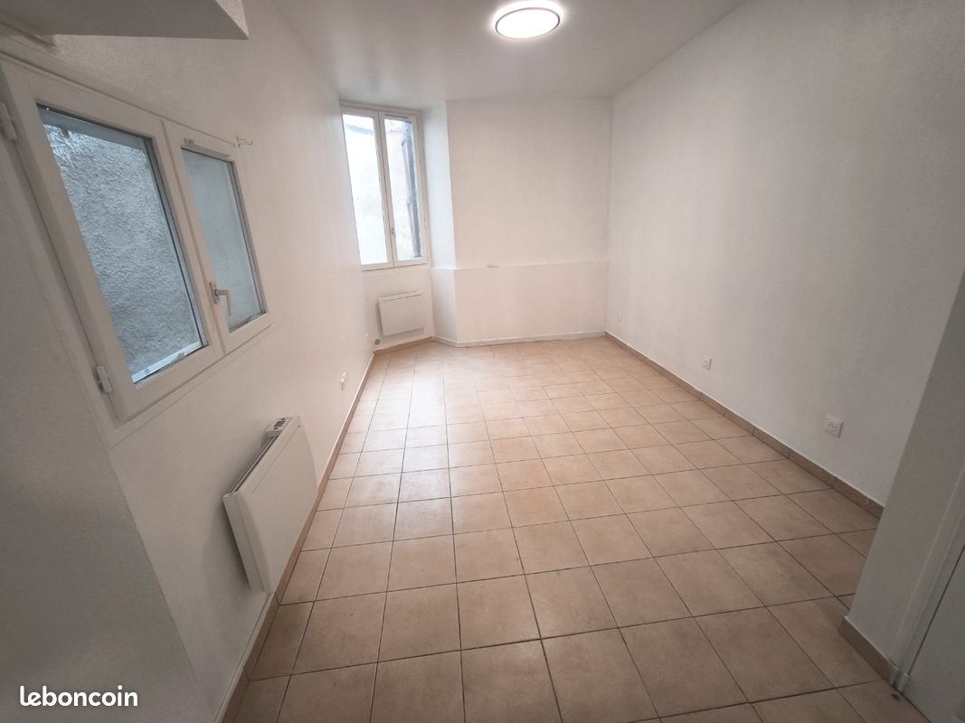 Appartement 1 pièce 24 m² · à Montlhéry · 24 m² · 750 €/mois