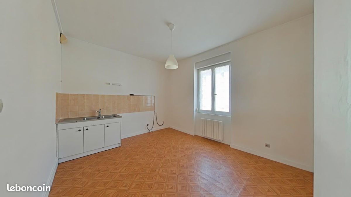 Appartement 1 pièce 37 m² · à Saint-Genest-Malifaux · 37 m² · 320 €